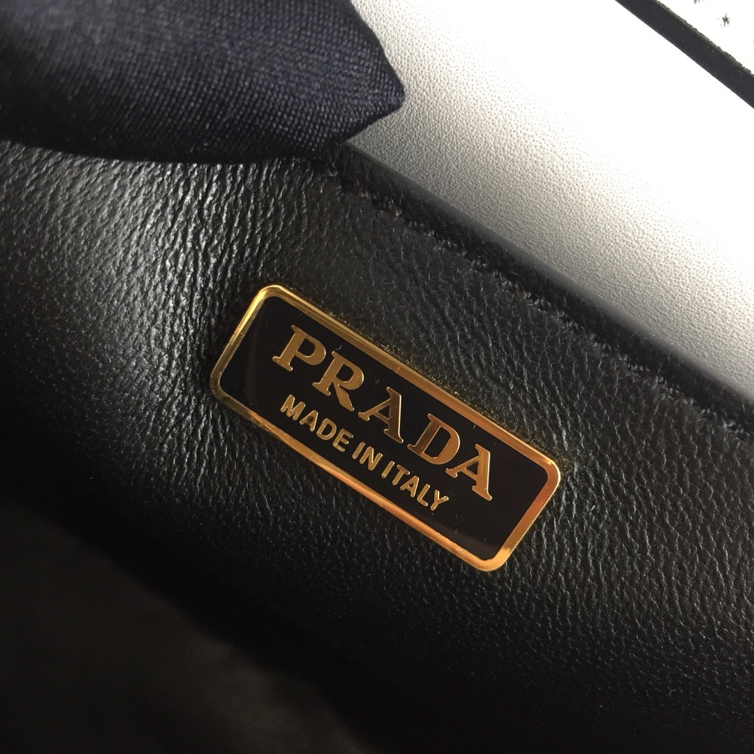 Pra*a bags 1bd045 20*14*8.5cm