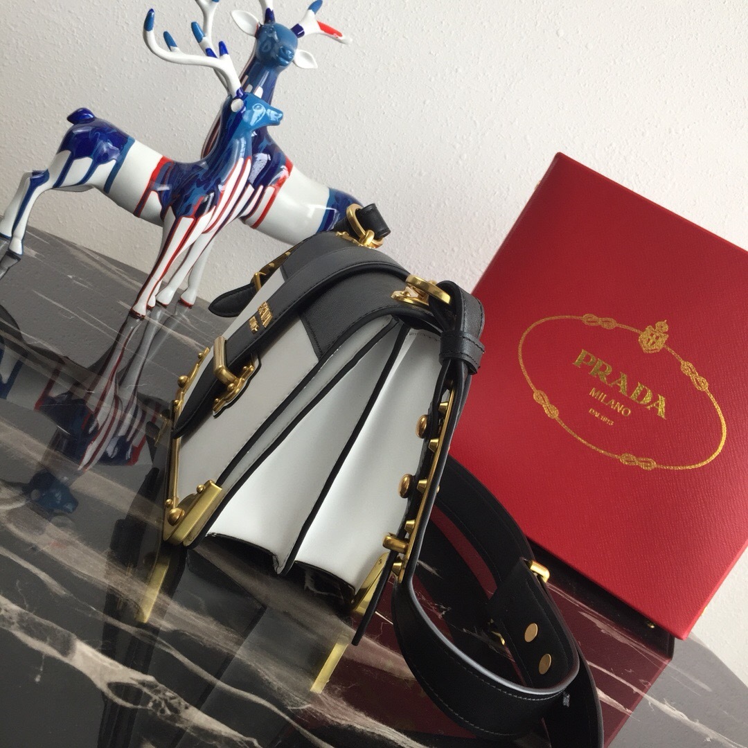 Pra*a bags 1bd045 20*14*8.5cm