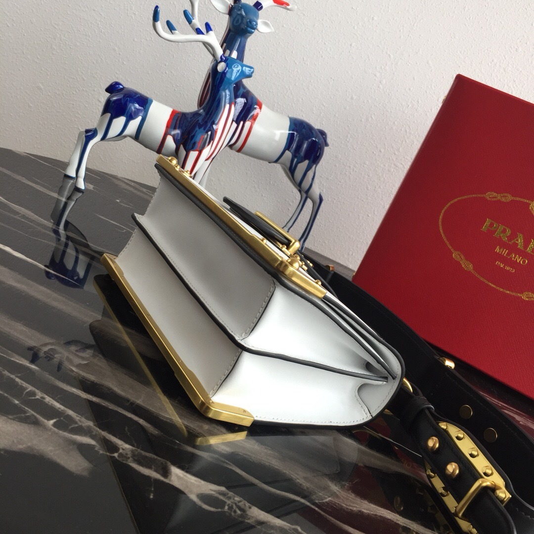 Pra*a bags 1bd045 20*14*8.5cm