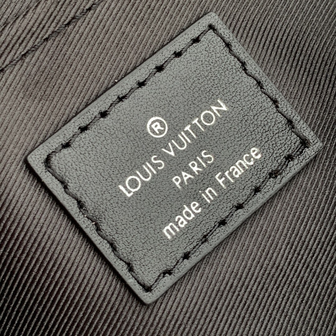 l0*is V*t0n bags m44480 18.5*13*8cm