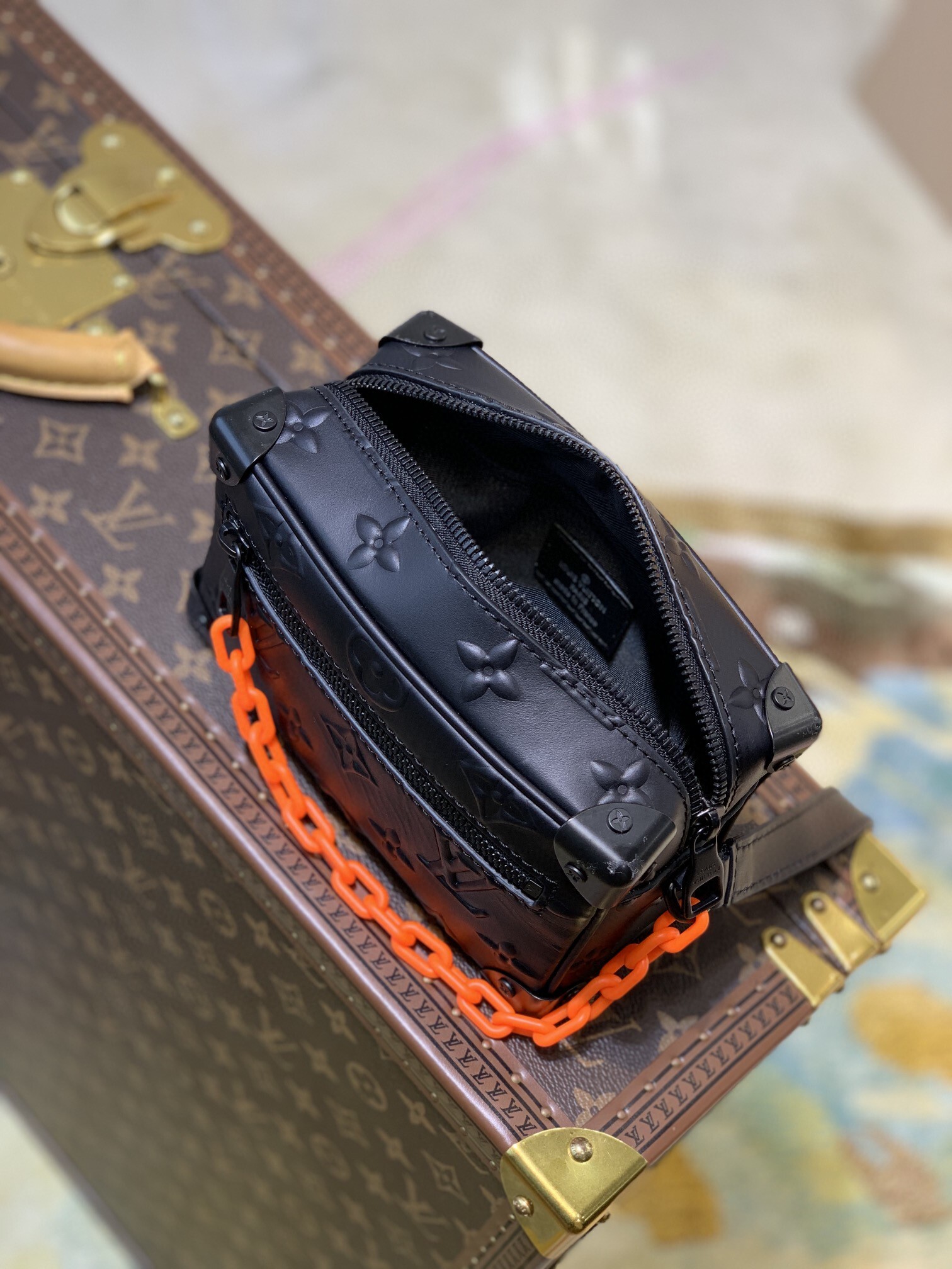 l0*is V*t0n bags m44480 18.5*13*8cm