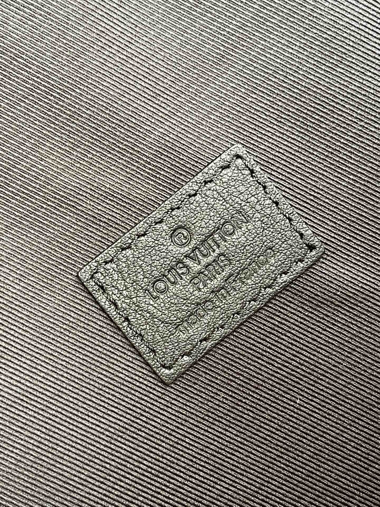 l0*is V*t0n bags m45335 32*42*15cm