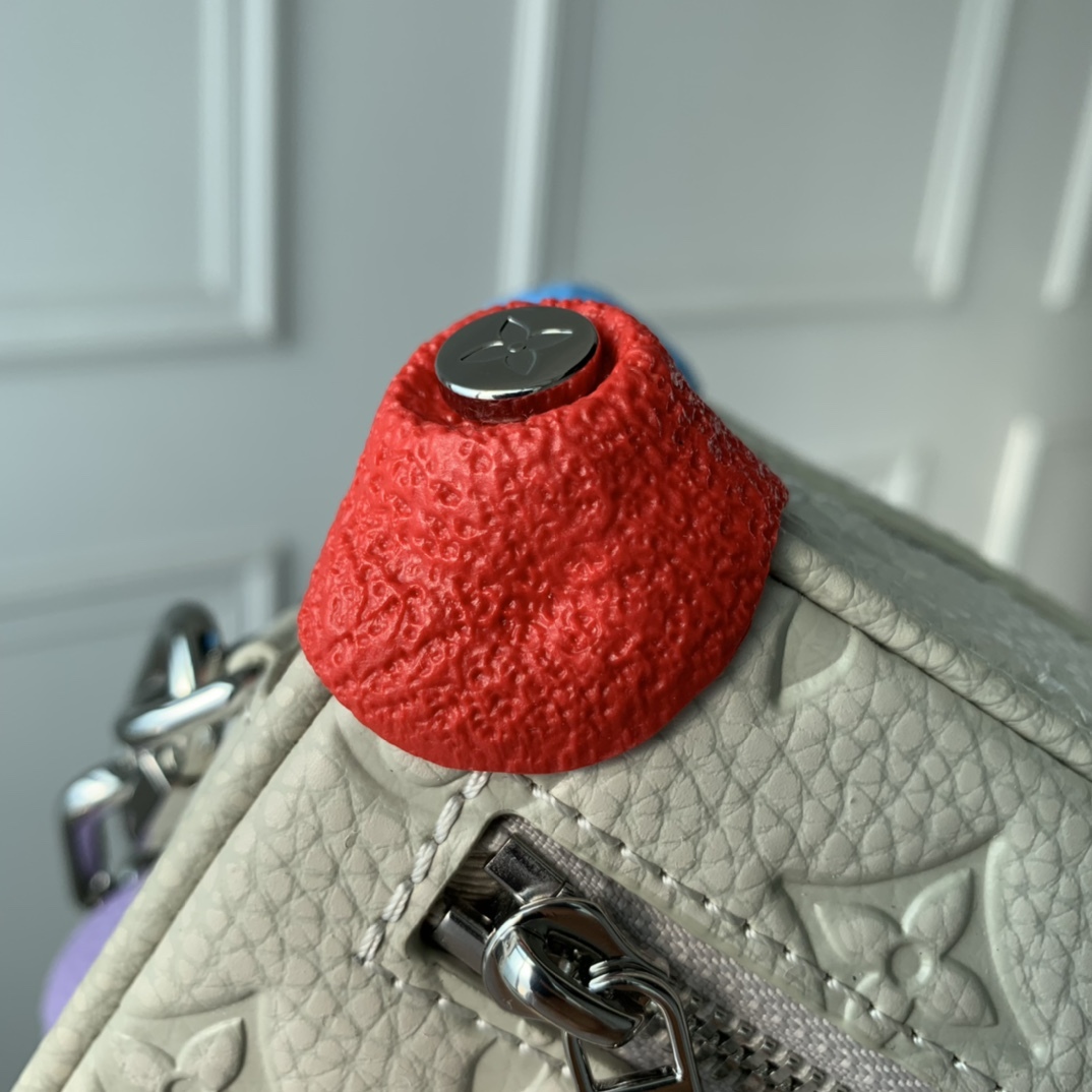 l0*is V*t0n bags m81606 18.5*13*8cm