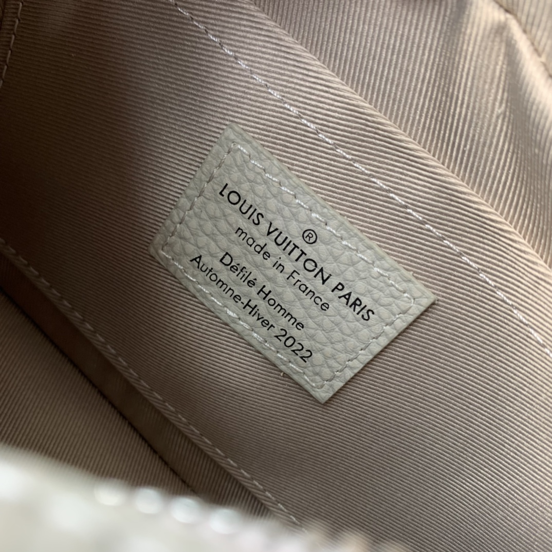 l0*is V*t0n bags m81606 18.5*13*8cm