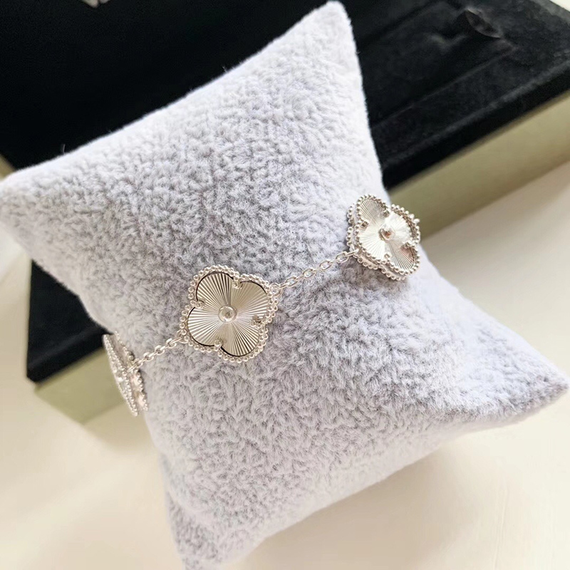 V*N CL*F & arpels bracelet vintage alhambra