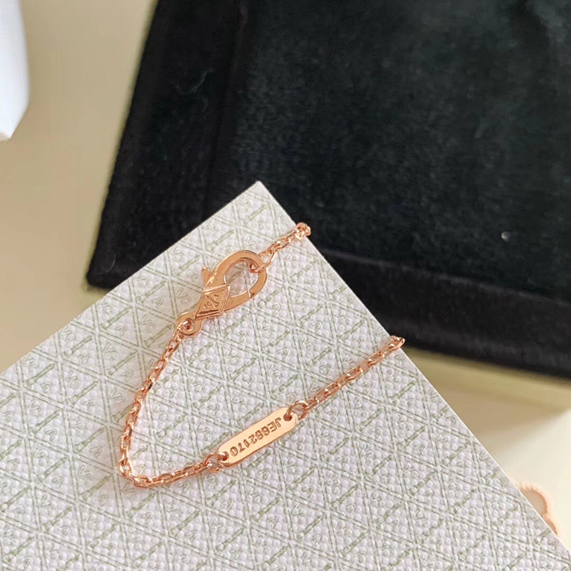 V*N CL*F & arpels vintage alhambra necklaces rose gold