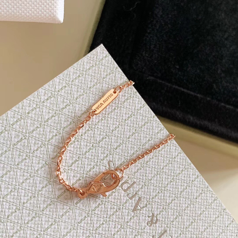 V*N CL*F & arpels vintage alhambra necklaces rose gold