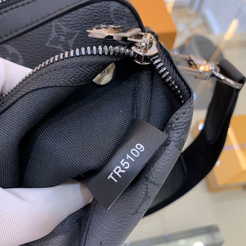 l0*is V*t0n bags m69443 25*18.5*7cm