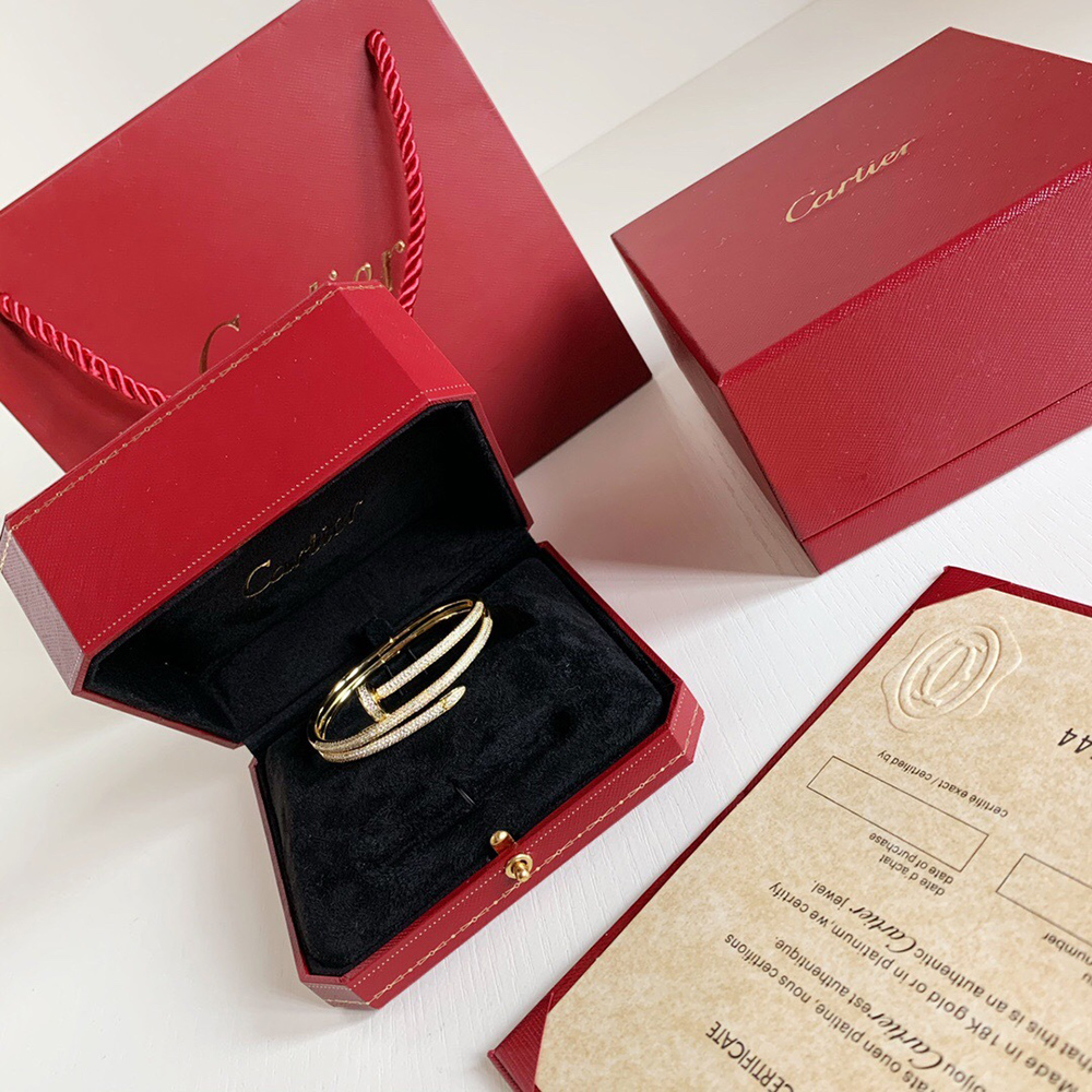 Ca*t*er juste un clou bracelet df755320