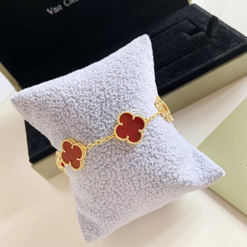 V*N CL*F & arpels bracelet vintage alhambra