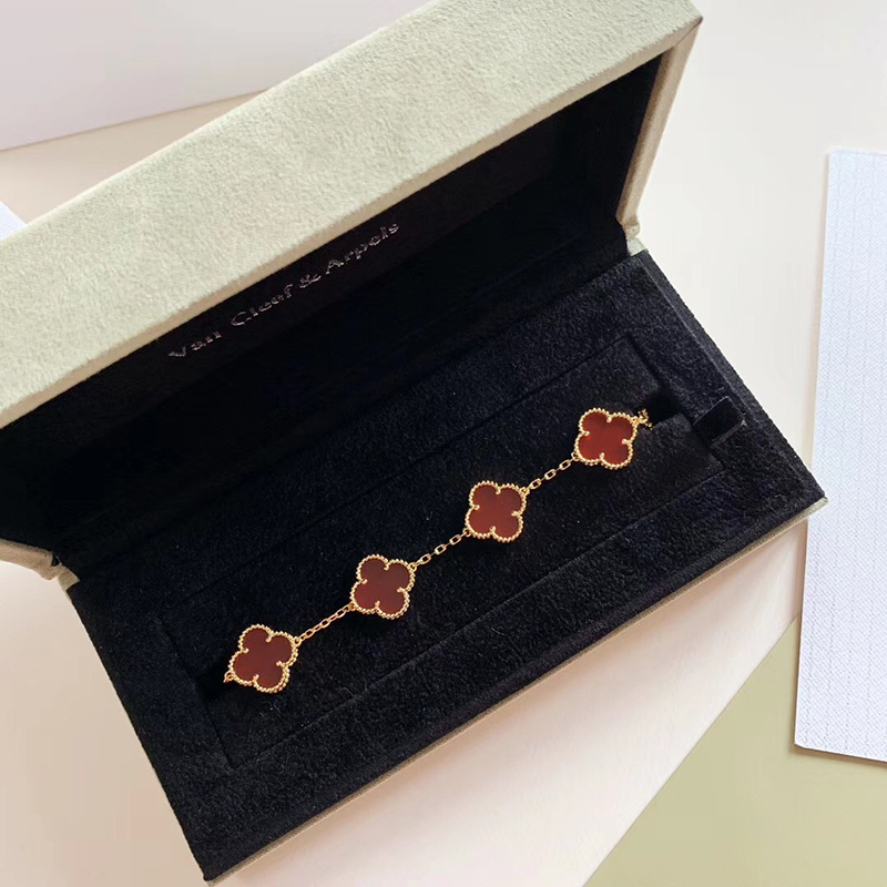 V*N CL*F & arpels bracelet vintage alhambra