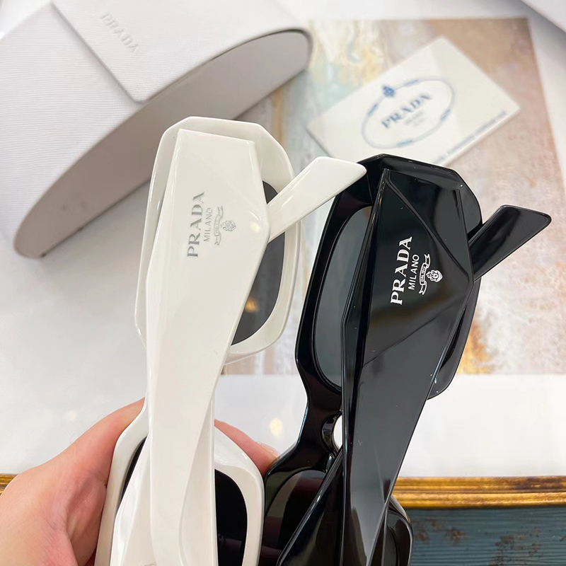 Pra*a eyeglasses pr 17ws