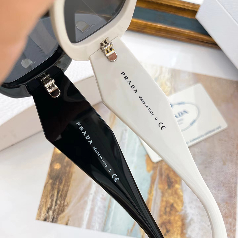 Pra*a eyeglasses pr 17ws