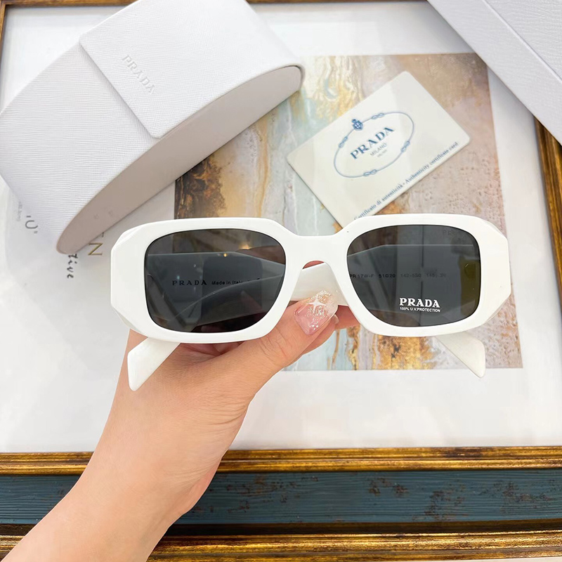 Pra*a eyeglasses pr 17ws