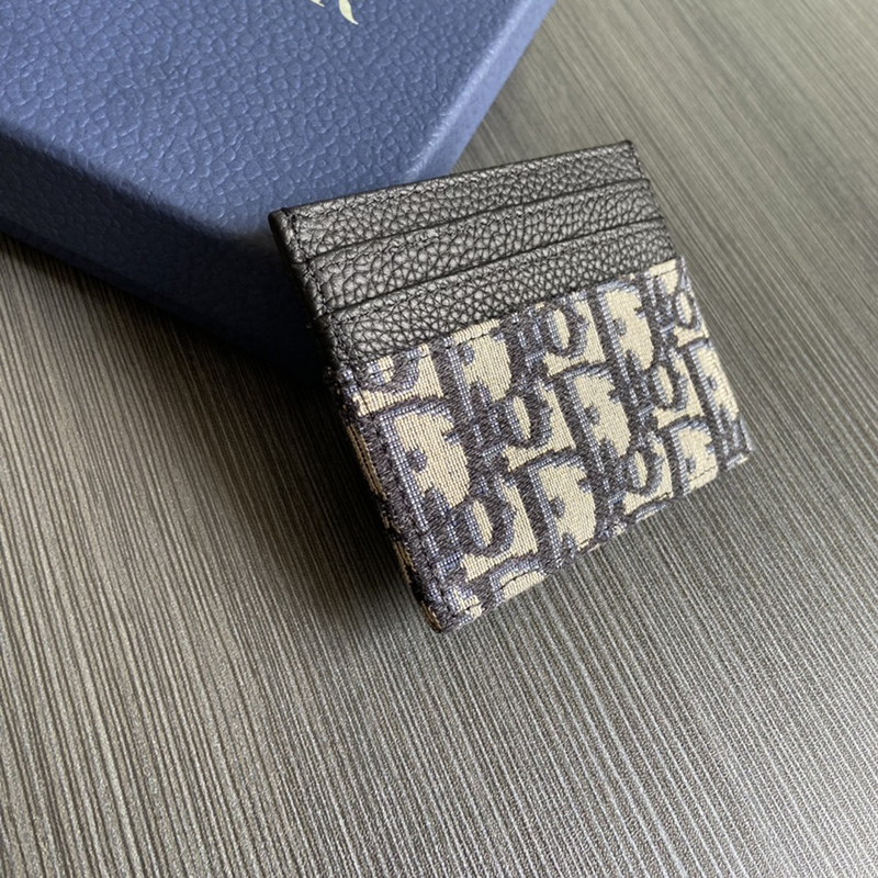 ch**an D*or wallets 7704