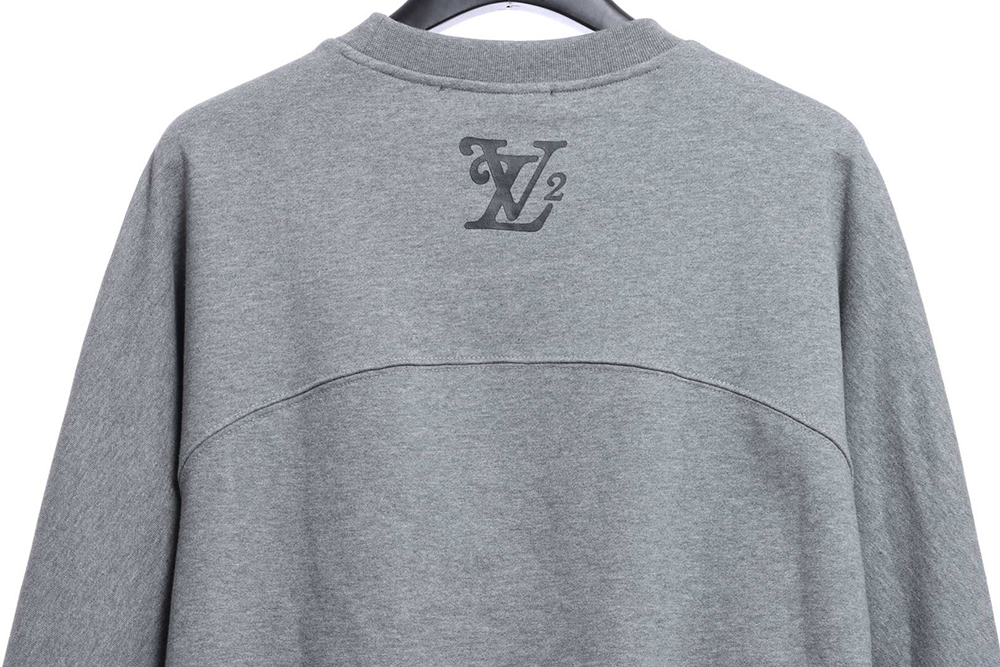 l0*is V*t0n × nigo joint gray raglan sleeve round neck sweater