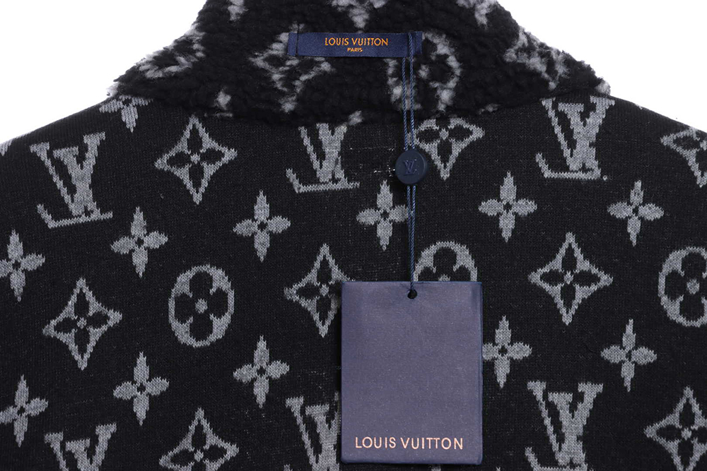 l0*is V*t0n teddy fleece coat