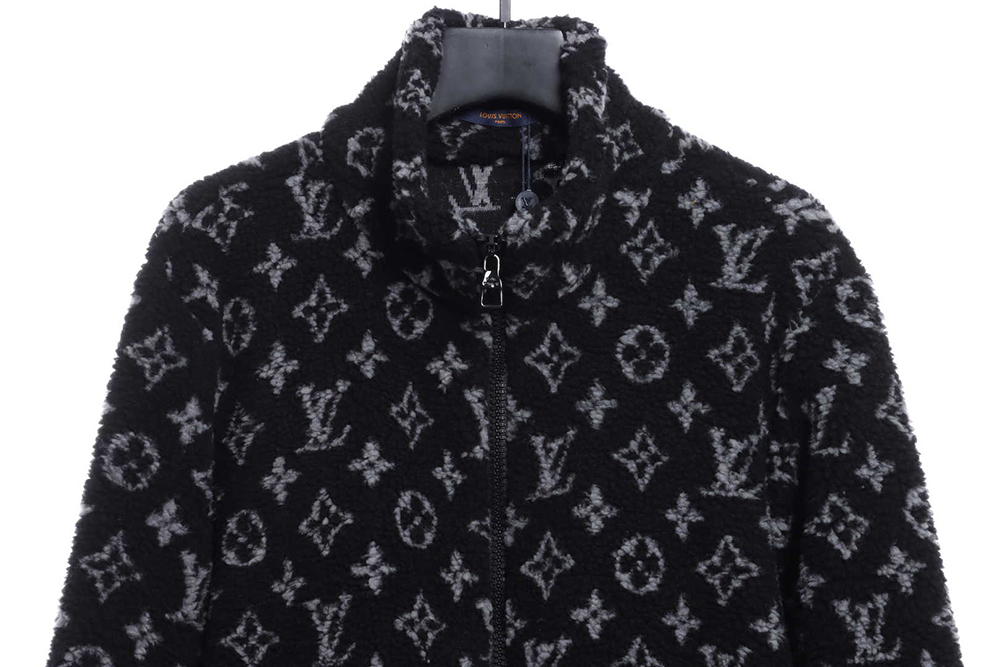 l0*is V*t0n teddy fleece coat