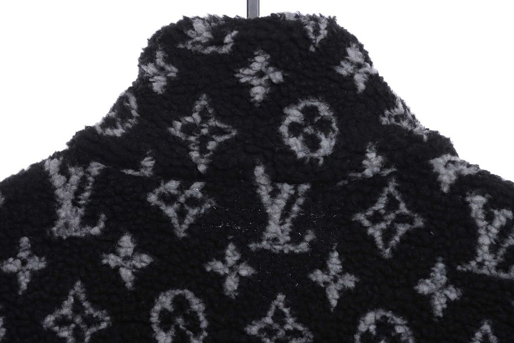 l0*is V*t0n teddy fleece coat