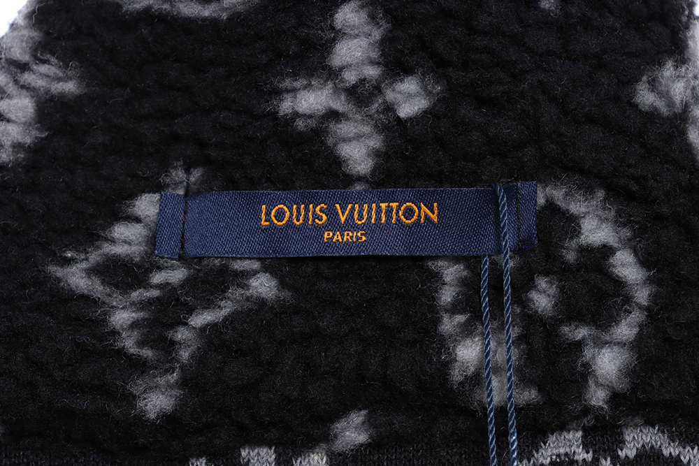 l0*is V*t0n teddy fleece coat