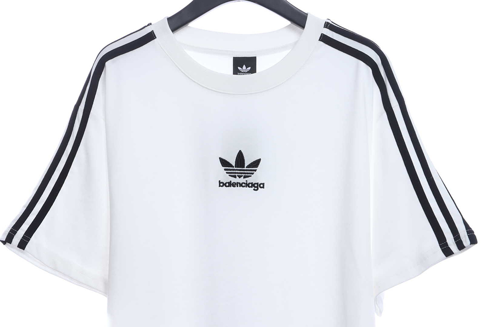 Ba*len*cia*ga joint clover embroidered short sleeves tsk1