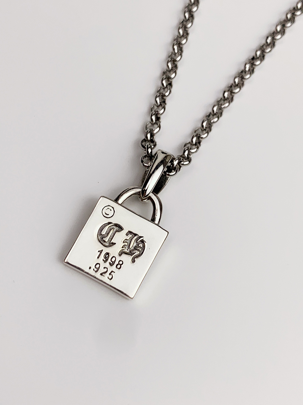 Ch**me He**ts necklaces