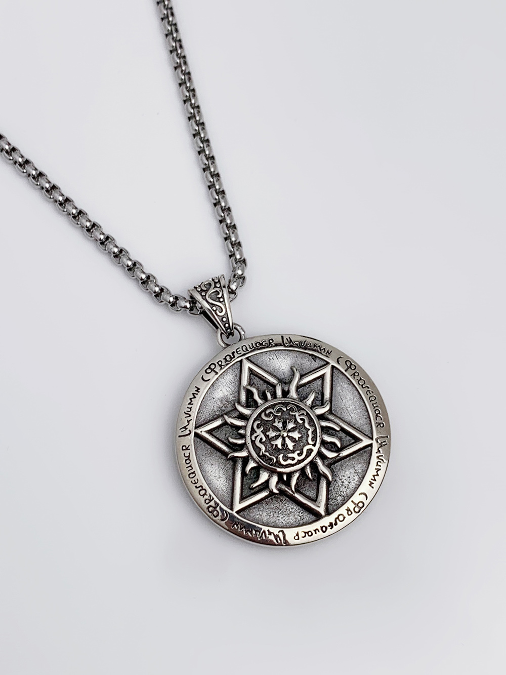 Ch**me He**ts necklaces