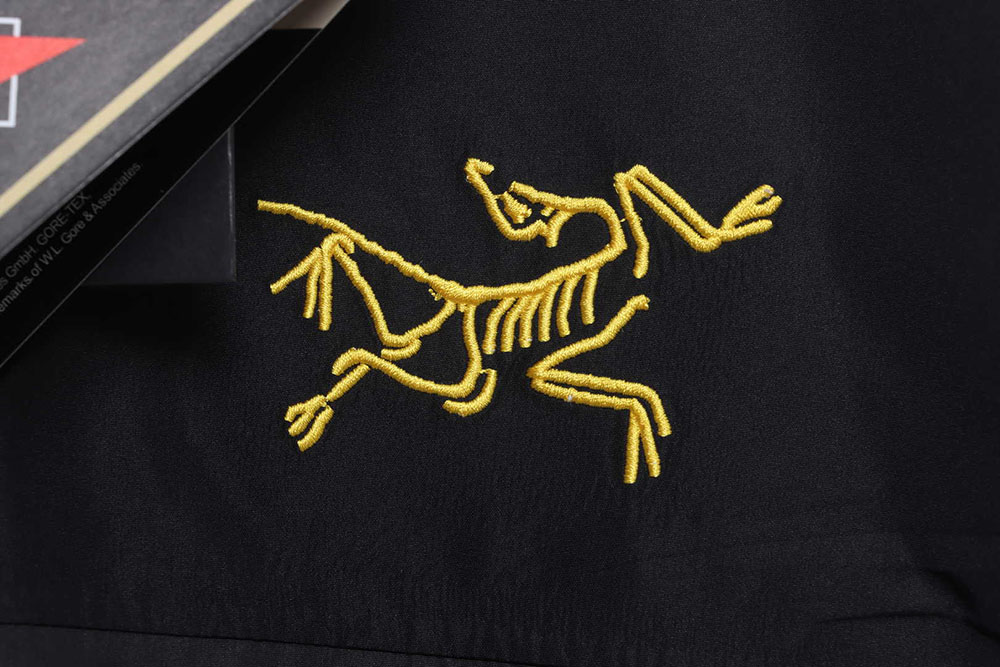 Archeopteryx xRUSH limited color zipper hard shell jacket