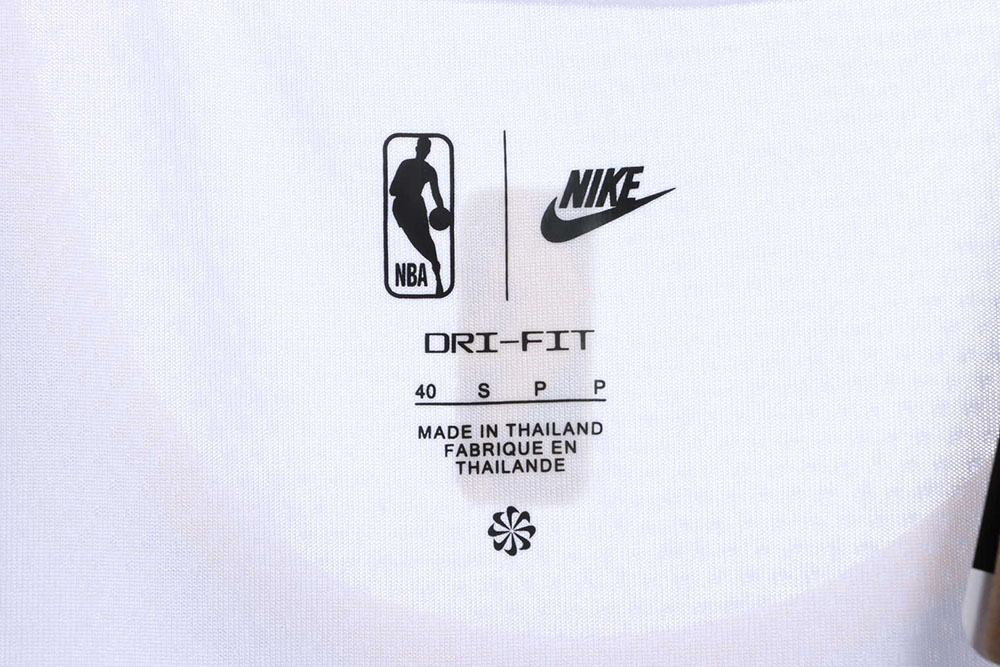 Lakers 23 season retro No. 6 jersey