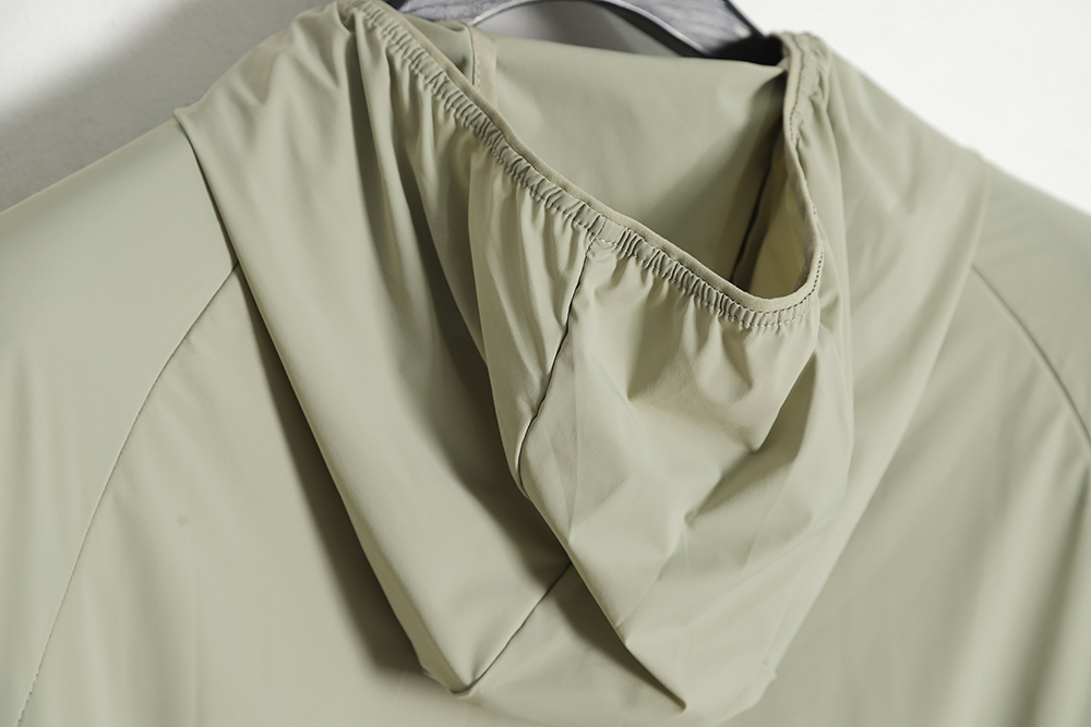 the nor*h F**e paneled sunscreen