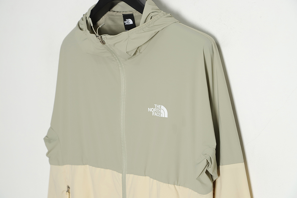 the nor*h F**e paneled sunscreen