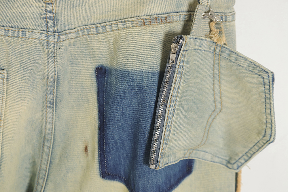 Ma*i*la distressed fanny pack jeans