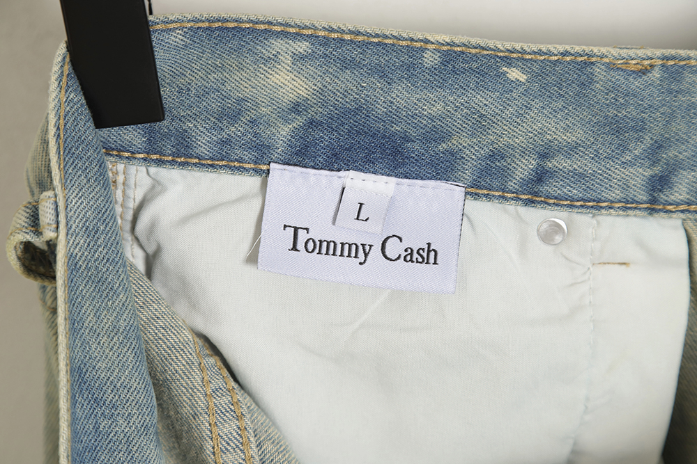 Ma*i*la distressed fanny pack jeans