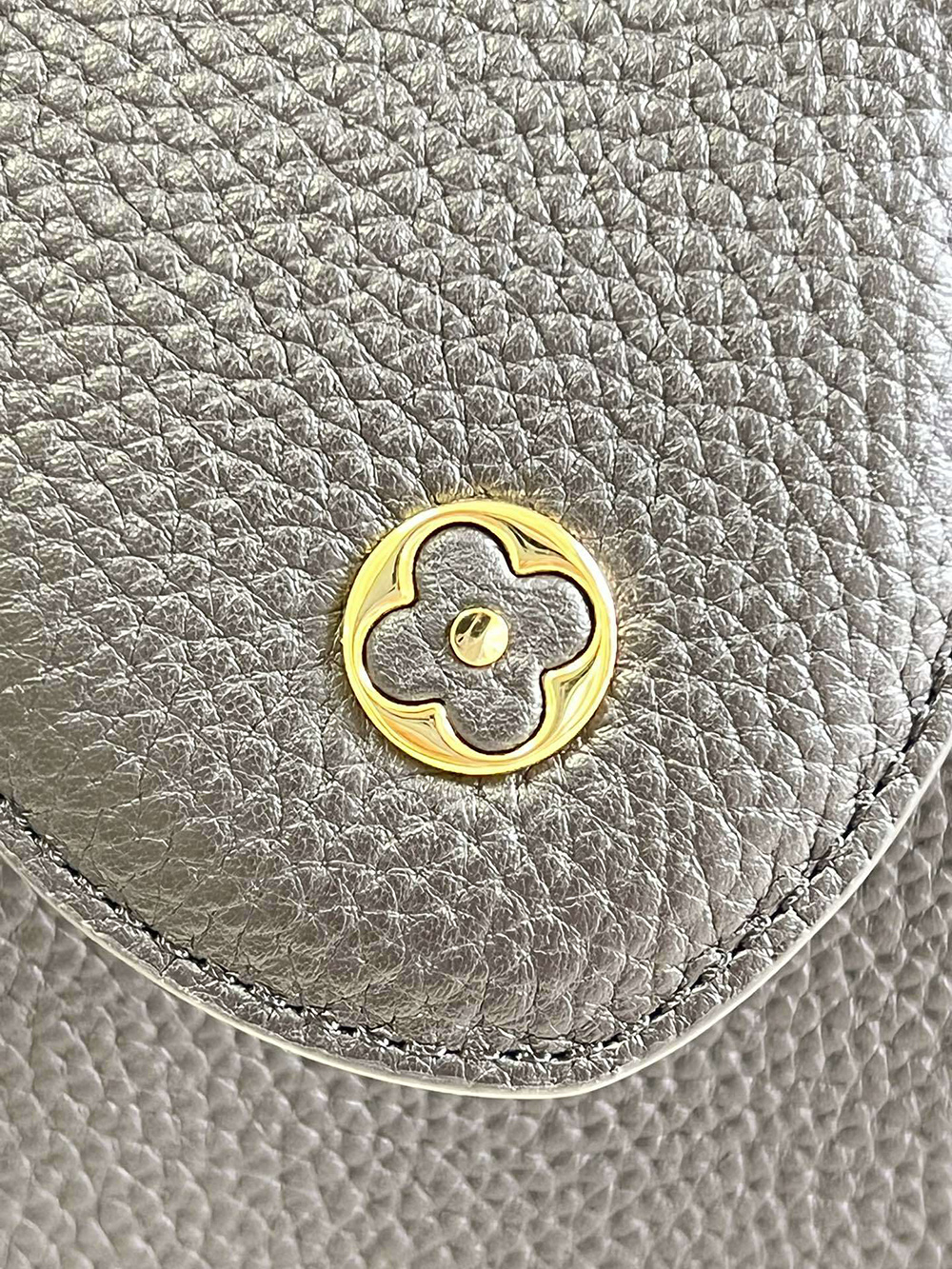 l0*is V*t0n bags m58732 31.5*20*11cm