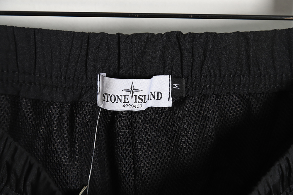 Stone lsland classic cargo shorts TSK2