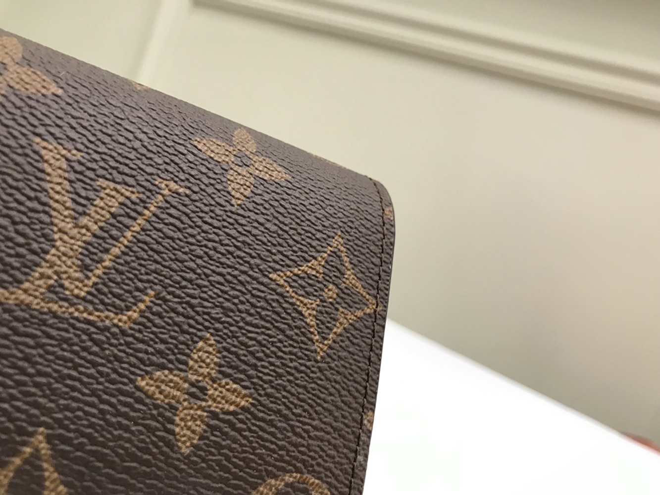 l0*is V*t0n wallets m63801 10.5*8cm