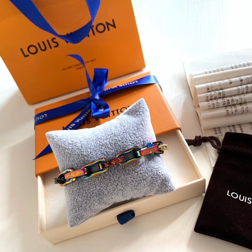 l0*is V*t0n bracelet m68242