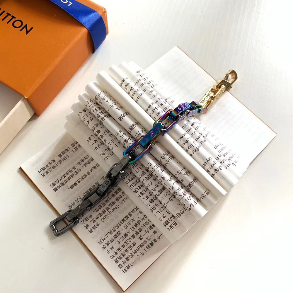 l0*is V*t0n bracelet m68242