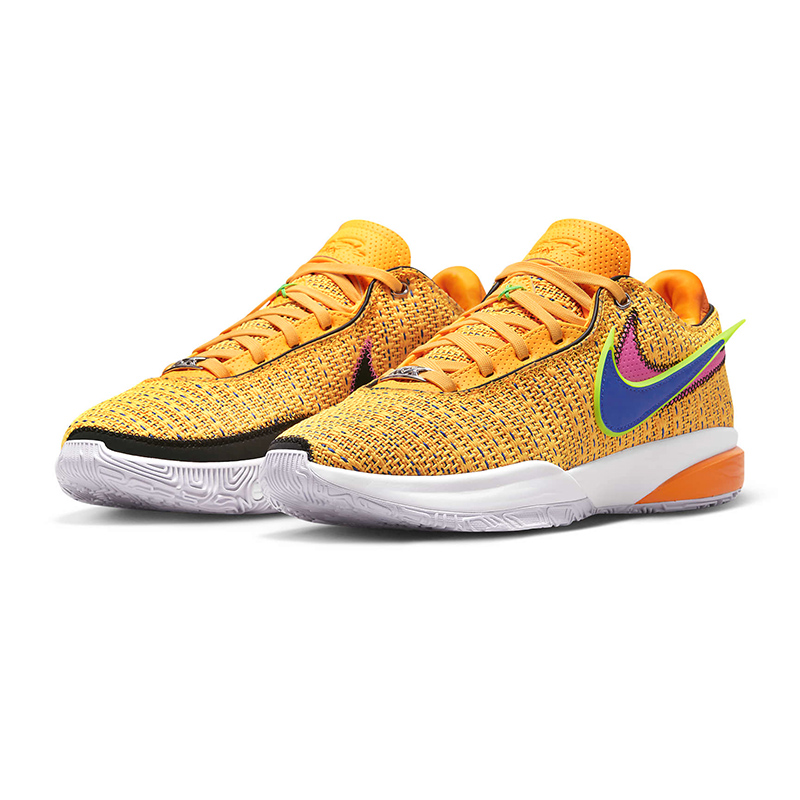 LeBron XX Basketball Shoes