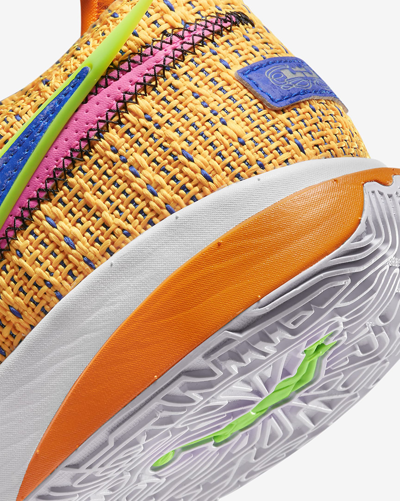 LeBron XX Basketball Shoes