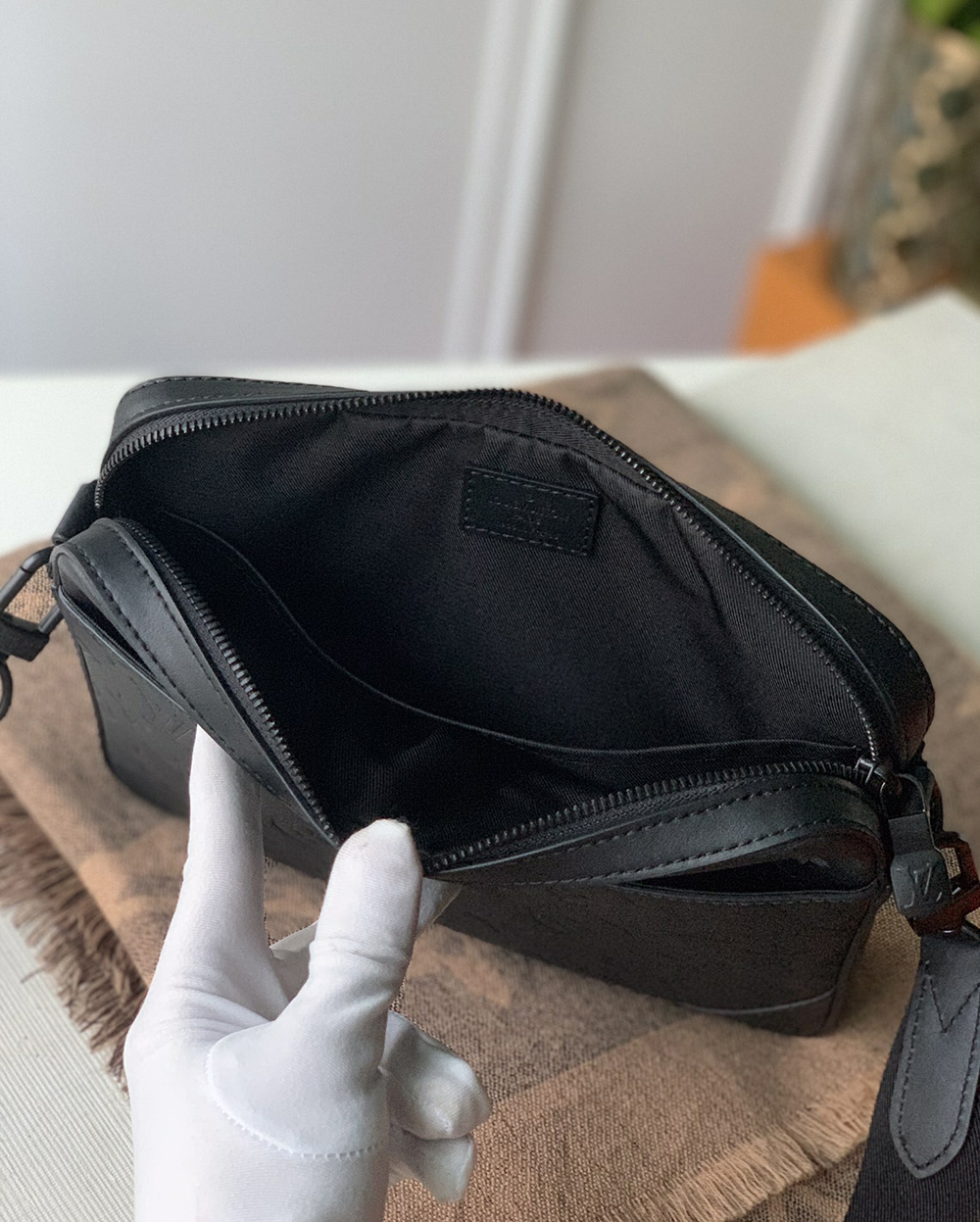 l0*is V*t0n bags m69827 27*4.5*18.5cm