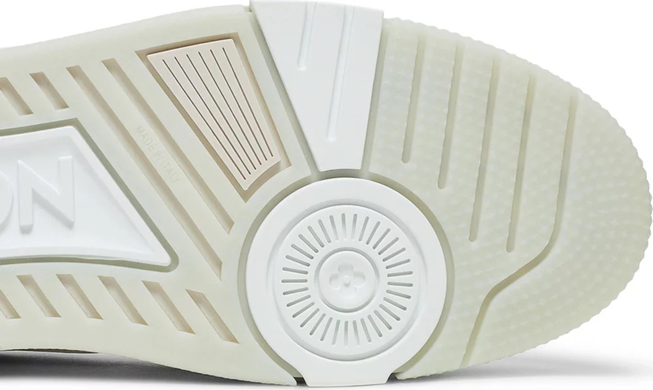 l0*is V*t0n trainer low 