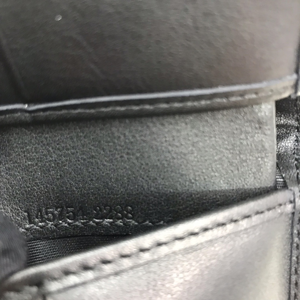 G*u*i wallets 145754