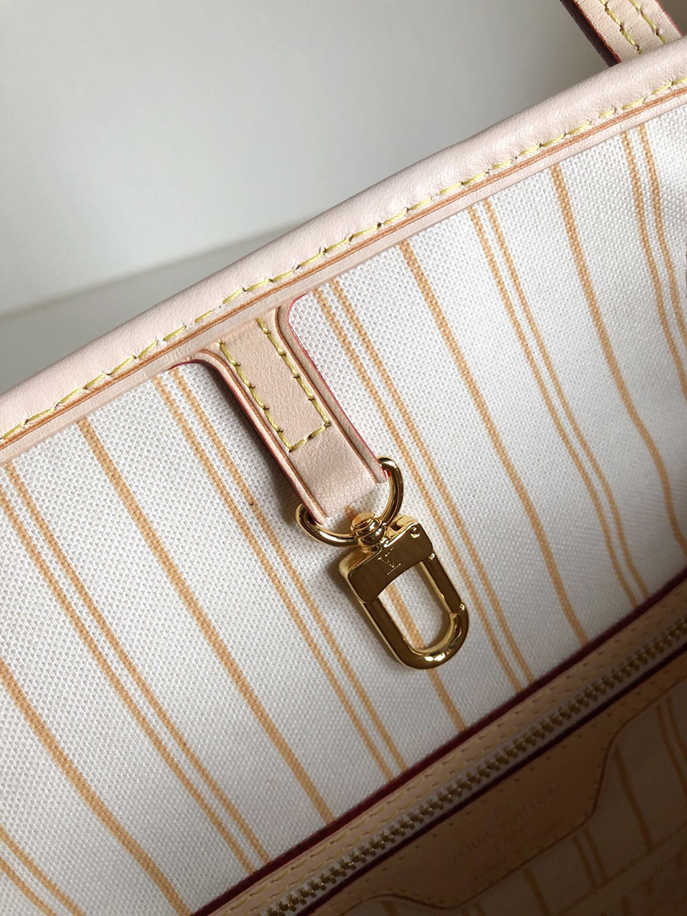 l0*is V*t0n bags n41361 32*29*17cm