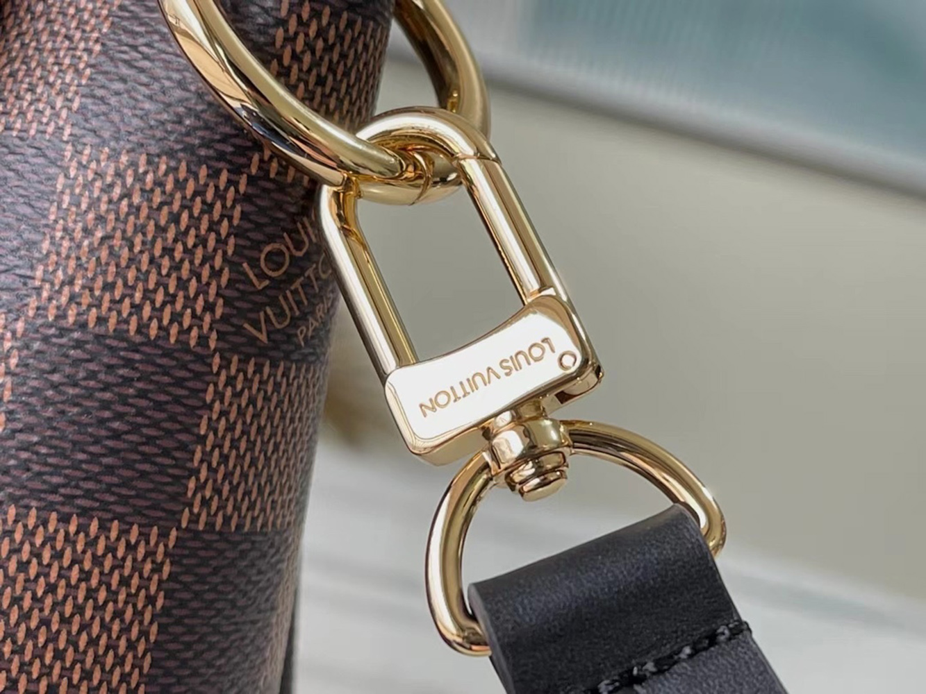 l0*is V*t0n bags n45282 25*23*14cm