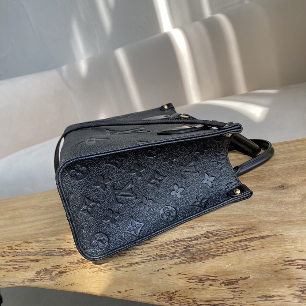 l0*is V*t0n bags 45560m 25*19*11.5cm