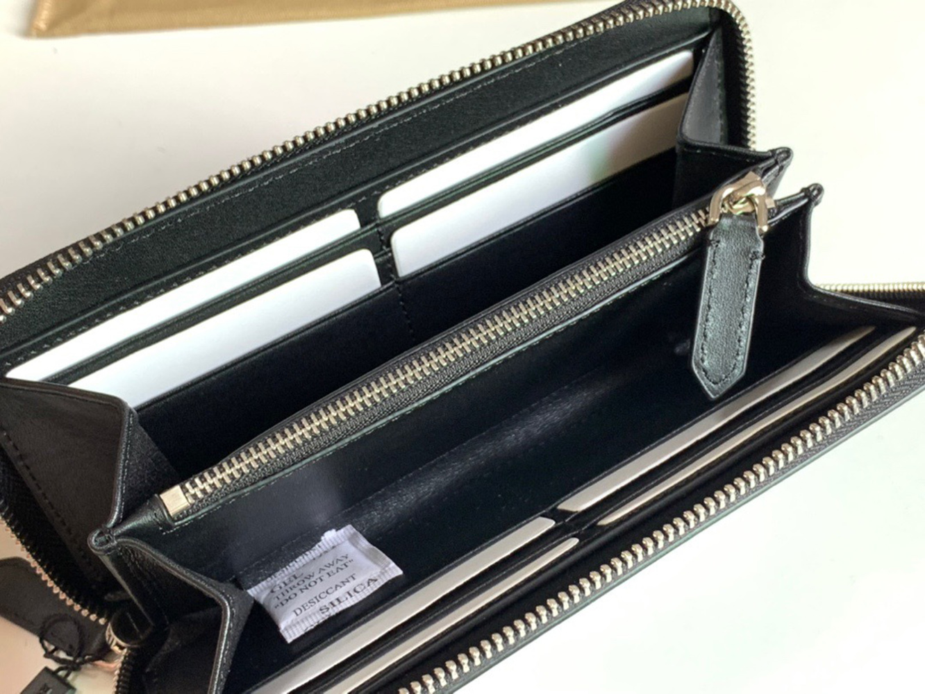 B**rry wallets 240567 19*10*2.5cm