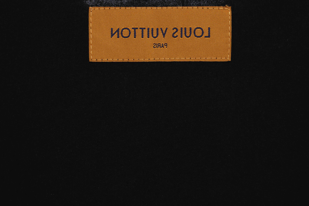 LV character catwalk print short sleeves