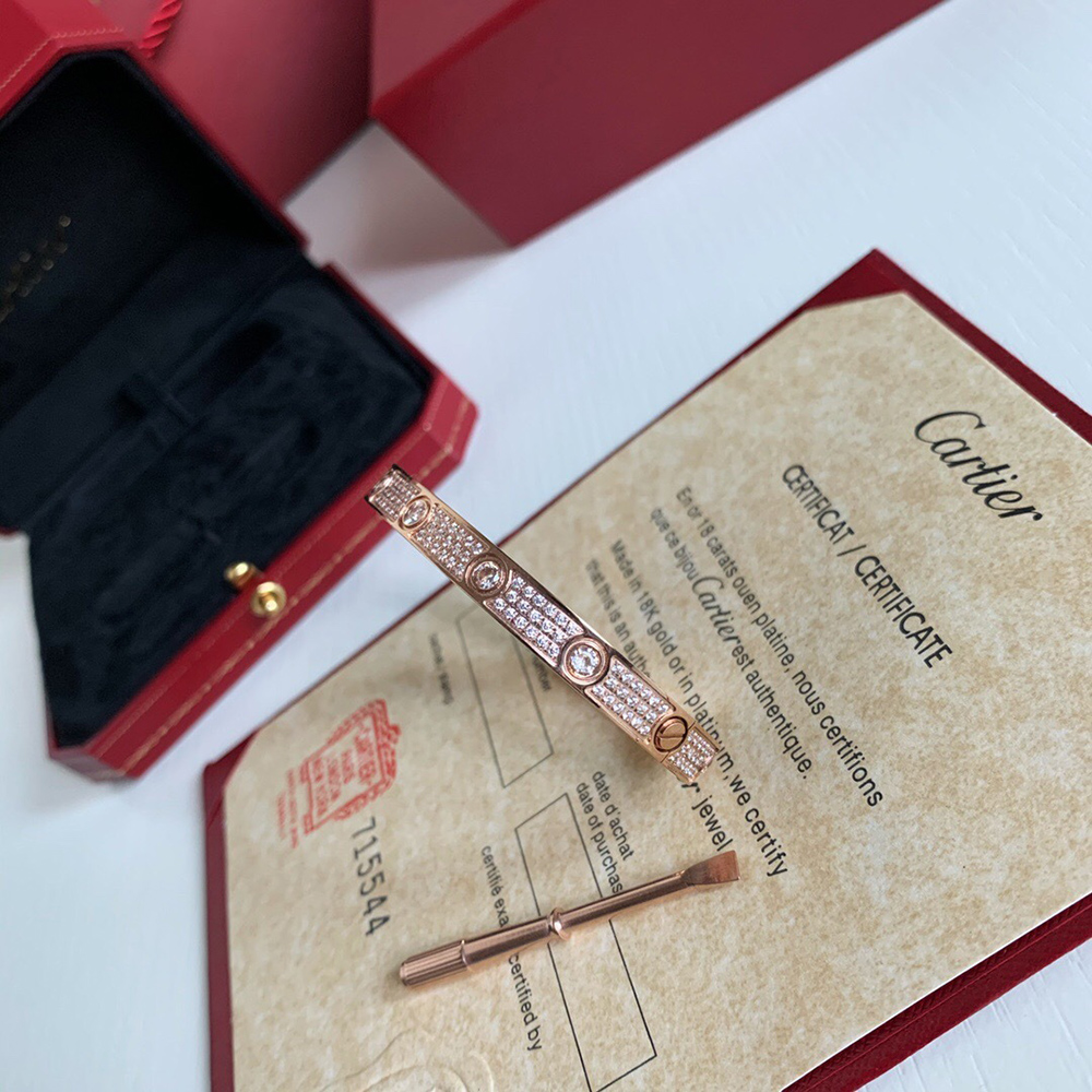 Ca*t*er love bracelet