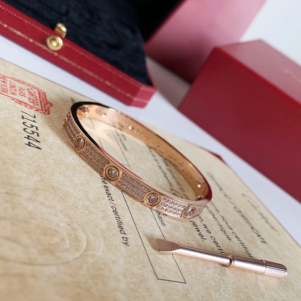 Ca*t*er love bracelet